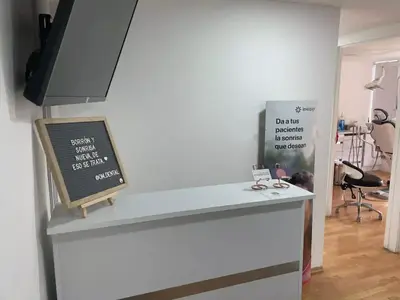Recepción de clínica dental especializada Omdental en CDMX Recepción de clínica dental especializada Omdental en CDMX